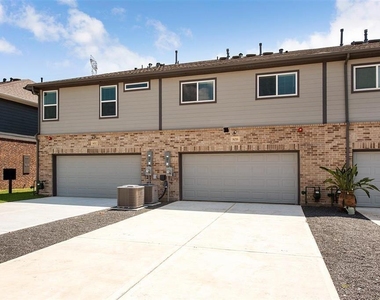 8016 Scanlan Trail - Photo Thumbnail 15