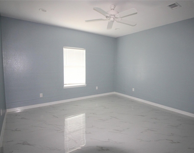956 County Road 281 - Photo Thumbnail 4