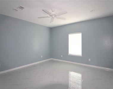 956 County Road 281 - Photo Thumbnail 2