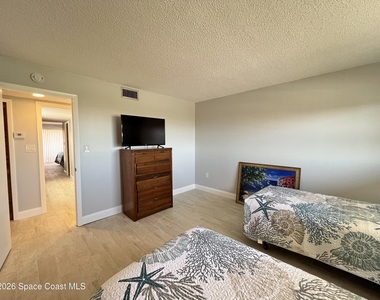 8494 Ridgewood Avenue - Photo Thumbnail 14