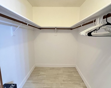 8494 Ridgewood Avenue - Photo Thumbnail 10