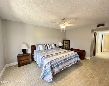 8494 Ridgewood Avenue - Photo Thumbnail 8