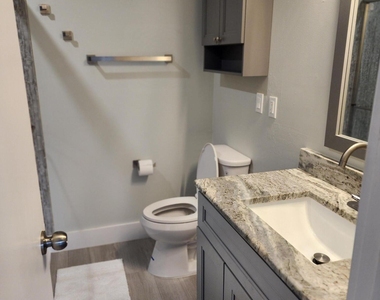 3136 Finsterwald Drive - Photo Thumbnail 6