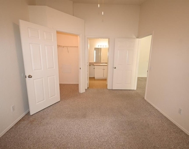 36015 Deer Creek Drive - Photo Thumbnail 10