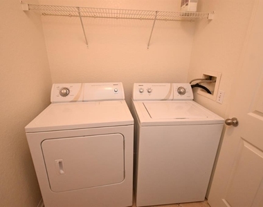 36009 Deer Creek Drive - Photo Thumbnail 8