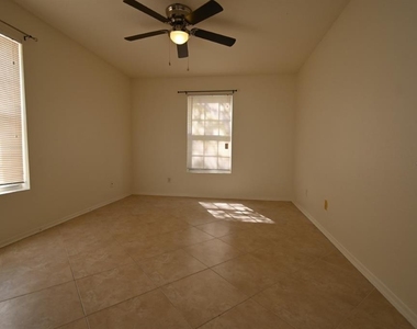 36009 Deer Creek Drive - Photo Thumbnail 13