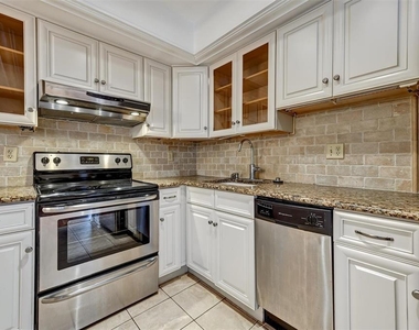 2833 Orange Tree Circle N - Photo Thumbnail 2