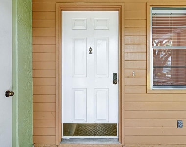 2833 Orange Tree Circle N - Photo Thumbnail 28