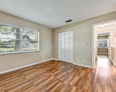 2833 Orange Tree Circle N - Photo Thumbnail 16
