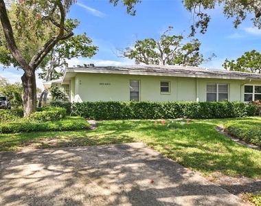 2833 Orange Tree Circle N - Photo Thumbnail 31