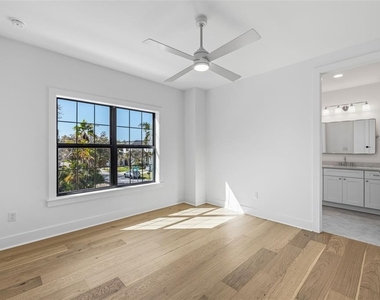3010 S Esperanza Avenue - Photo Thumbnail 45