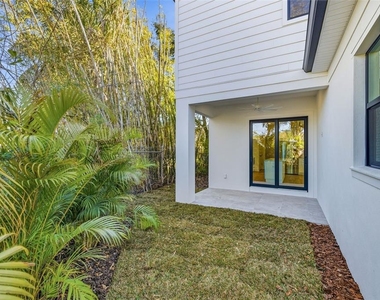 3010 S Esperanza Avenue - Photo Thumbnail 50