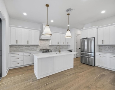 3010 S Esperanza Avenue - Photo Thumbnail 31
