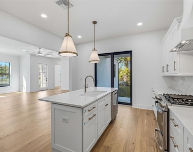 3010 S Esperanza Avenue - Photo Thumbnail 34