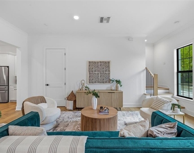 3010 S Esperanza Avenue - Photo Thumbnail 10