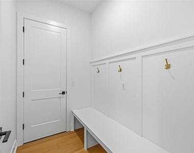 3010 S Esperanza Avenue - Photo Thumbnail 38