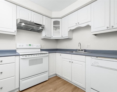 4606 W Gray Street - Photo Thumbnail 8