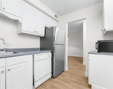4606 W Gray Street - Photo Thumbnail 9