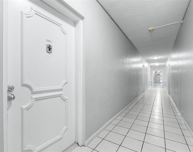 4606 W Gray Street - Photo Thumbnail 1