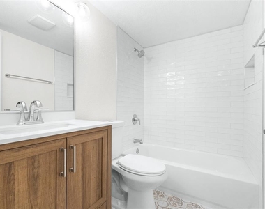 4606 W Gray Street - Photo Thumbnail 13