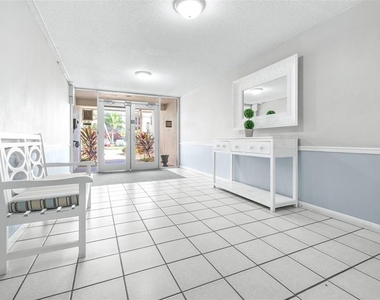 4606 W Gray Street - Photo Thumbnail 23