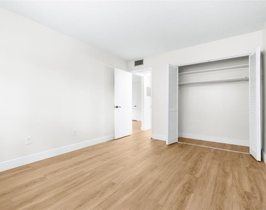 4606 W Gray Street - Photo Thumbnail 11