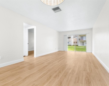4606 W Gray Street - Photo Thumbnail 5