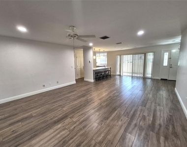 160 Joanne Place - Photo Thumbnail 7