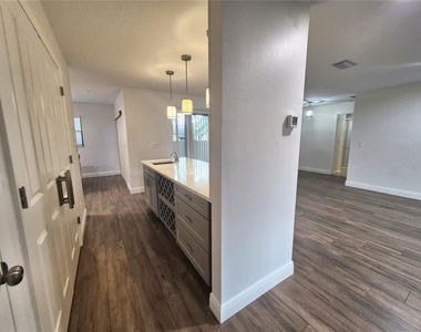 160 Joanne Place - Photo Thumbnail 8