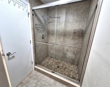 160 Joanne Place - Photo Thumbnail 21