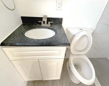 25 Lynn Way - Photo Thumbnail 14