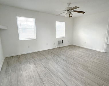 25 Lynn Way - Photo Thumbnail 8
