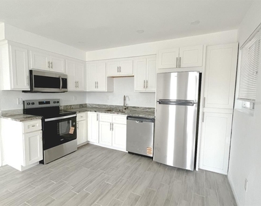 25 Lynn Way - Photo Thumbnail 2