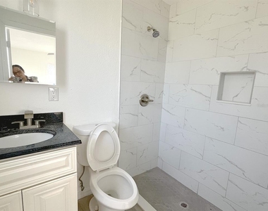 25 Lynn Way - Photo Thumbnail 13
