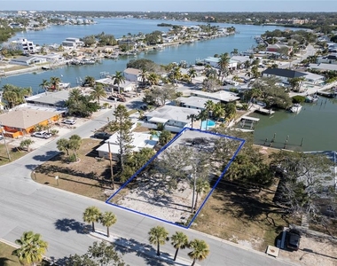 717 E Gulf Boulevard - Photo Thumbnail 23