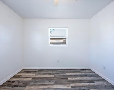 717 E Gulf Boulevard - Photo Thumbnail 3
