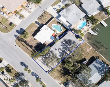717 E Gulf Boulevard - Photo Thumbnail 16
