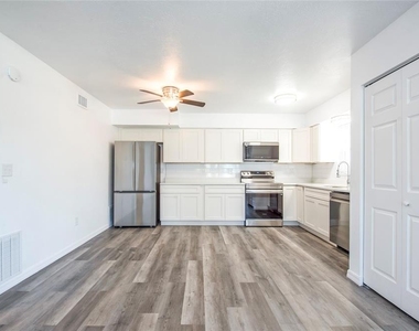 717 E Gulf Boulevard - Photo Thumbnail 8