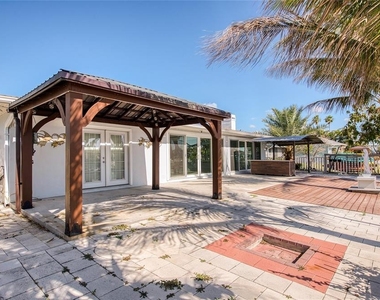 551 Crystal Drive - Photo Thumbnail 7