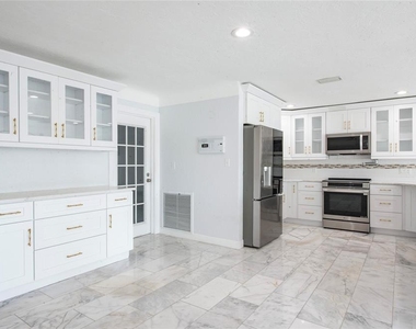 551 Crystal Drive - Photo Thumbnail 22