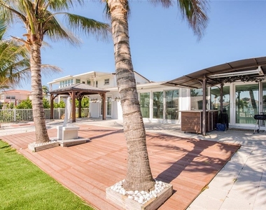 551 Crystal Drive - Photo Thumbnail 12