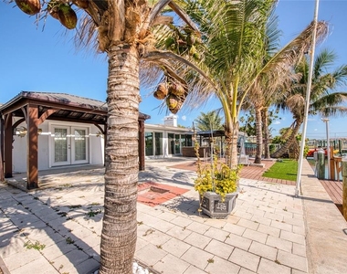 551 Crystal Drive - Photo Thumbnail 5