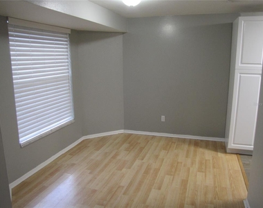 7807 N Matanzas Avenue - Photo Thumbnail 3