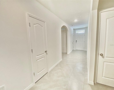 160 Victoria Oaks Boulevard - Photo Thumbnail 7