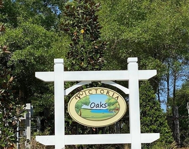 160 Victoria Oaks Boulevard - Photo Thumbnail 2