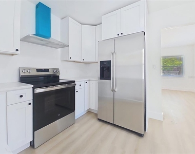 1035 15th Avenue S - Photo Thumbnail 5