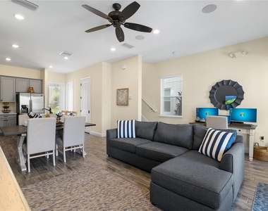 8040 Lost Shaker Lane - Photo Thumbnail 15