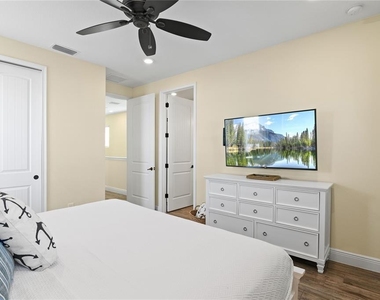 8040 Lost Shaker Lane - Photo Thumbnail 29