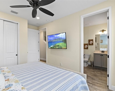 8040 Lost Shaker Lane - Photo Thumbnail 45