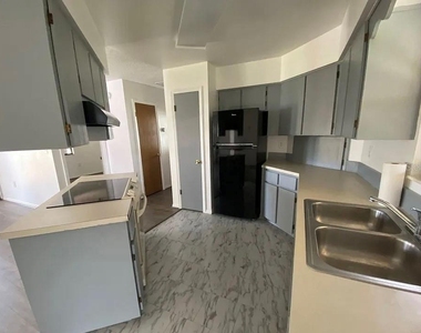 35 Aberdeen Circle - Photo Thumbnail 4
